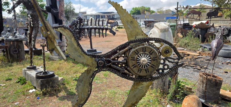 The welded metal fish seen from a second position